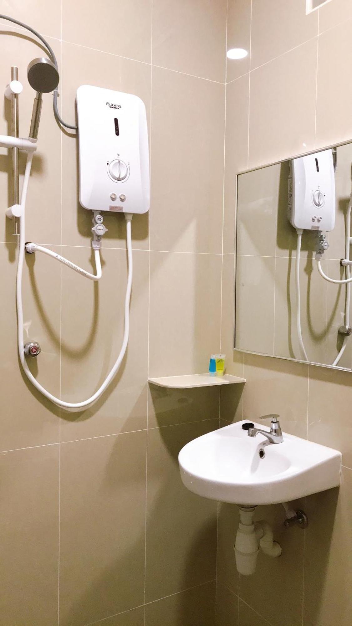Alexis Kt Roomstay Kuala Terengganu Pokoj fotografie